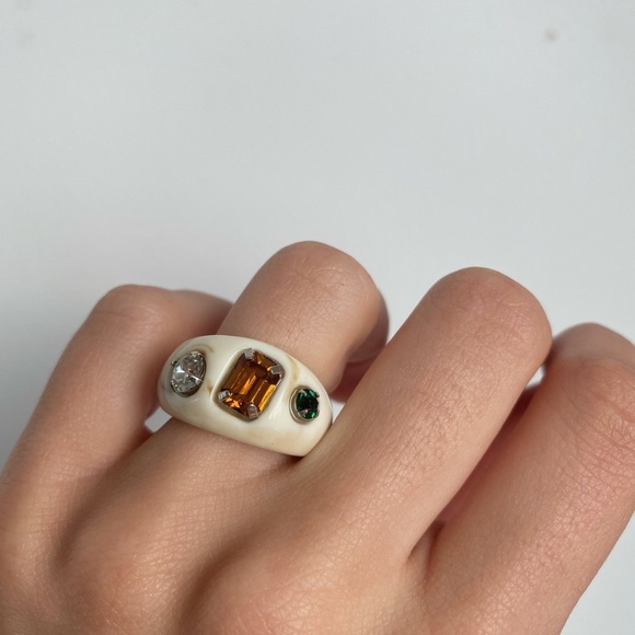 Cream and Brown Elegant Jewelry Ring - Picture 1 of 1